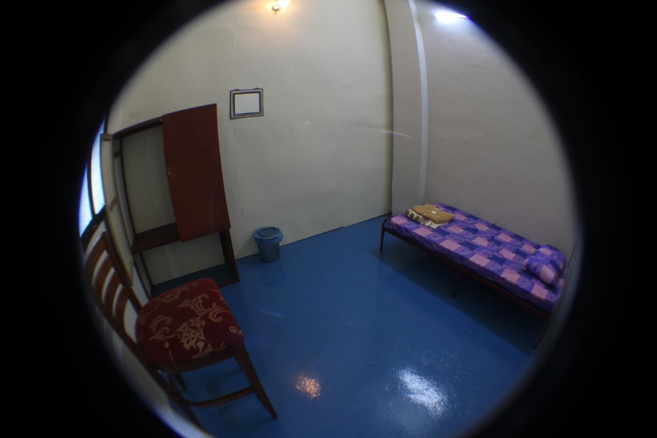 1921 Art Gallery & Travel Lodge جورج تاون الغرفة الصورة